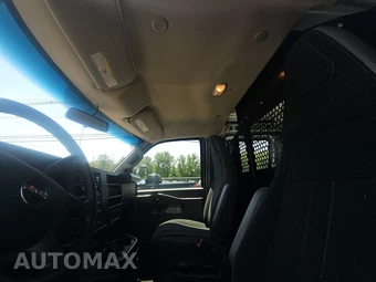 2025 GMC Savana 2500 Cargo Van 1WT 135.0" WB - miniatura 17