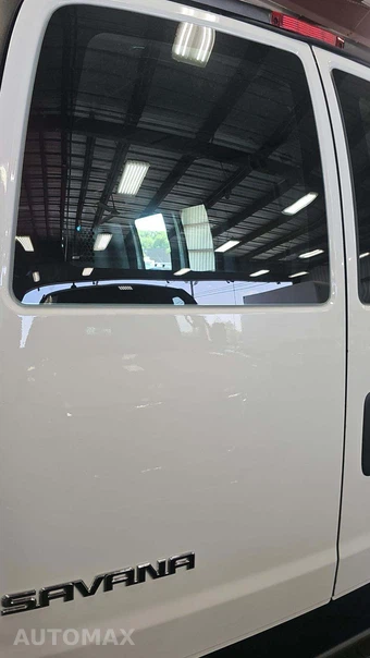 2025 GMC Savana 2500 Cargo Van 1WT 135.0" WB - miniatura 18