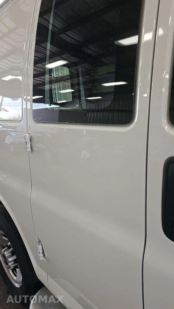 2025 GMC Savana 2500 Cargo Van 1WT 135.0" WB - miniatura 24