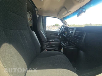 2025 GMC Savana 2500 Cargo Van 1WT 135.0" WB - miniatura 8