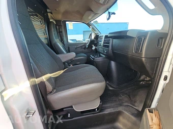 2025 GMC Savana 2500 Cargo Van 1WT 135.0" WB - miniatura 8