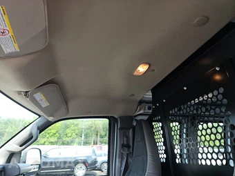 2025 GMC Savana 2500 Cargo Van 1WT 135.0" WB - miniatura 17