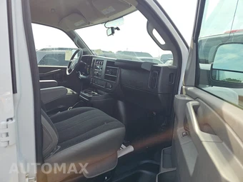 2025 GMC Savana 2500 Cargo Van 1WT 135.0" WB - miniatura 8