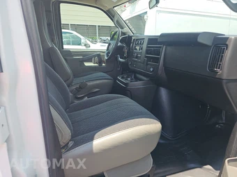 2025 GMC Savana 2500 Cargo Van 1WT 135.0" WB - miniatura 8