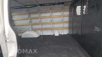 2025 GMC Savana 2500 Cargo Van 1WT 135.0" WB - miniatura 17