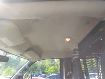 2025 GMC Savana 2500 Cargo Van 1WT 135.0" WB - miniatura 32