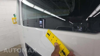 2025 GMC Savana 2500 Cargo Van 1WT 135.0" WB - miniatura 36