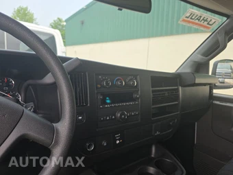 2025 GMC Savana 2500 Cargo Van 1WT 135.0" WB - miniatura 11