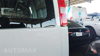2025 GMC Savana 2500 Cargo Van 1WT 135.0" WB - miniatura 26