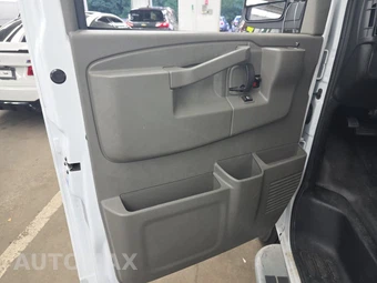 2025 GMC Savana 2500 Cargo Van 1WT 135.0" WB - miniatura 7