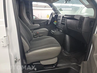 2025 GMC Savana 2500 Cargo Van 1WT 135.0" WB - miniatura 8