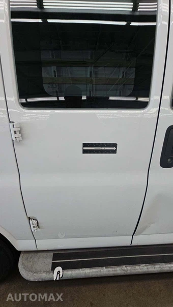 2025 GMC Savana 2500 Cargo Van 1WT 135.0" WB - miniatura 32