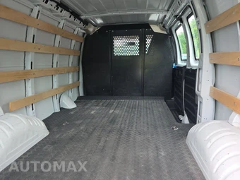 2025 GMC Savana 2500 Cargo Van 1WT 135.0" WB - miniatura 15