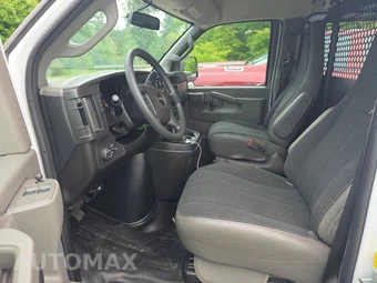 2025 GMC Savana 2500 Cargo Van 1WT 135.0" WB - miniatura 7
