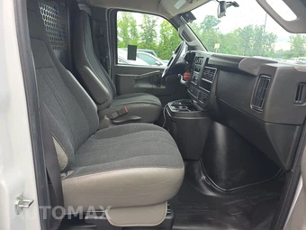 2025 GMC Savana 2500 Cargo Van 1WT 135.0" WB - miniatura 8