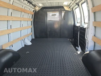 2025 GMC Savana 2500 Cargo Van 1WT 135.0" WB - miniatura 16