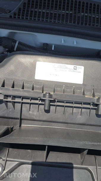 2025 GMC Savana 2500 Cargo Van 1WT 135.0" WB - miniatura 19