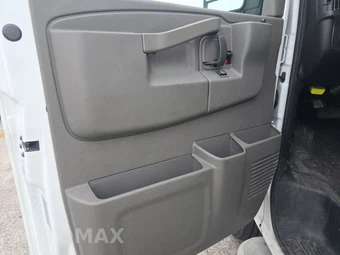 2025 GMC Savana 2500 Cargo Van 1WT 135.0" WB - miniatura 9