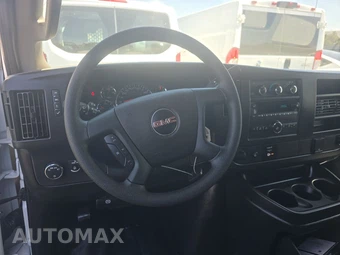 2025 GMC Savana 2500 Cargo Van 1WT 135.0" WB - miniatura 10