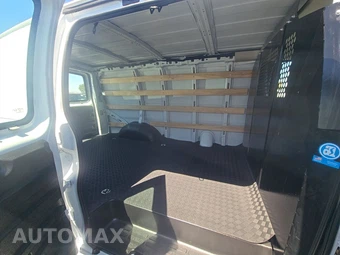 2025 GMC Savana 2500 Cargo Van 1WT 135.0" WB - miniatura 13