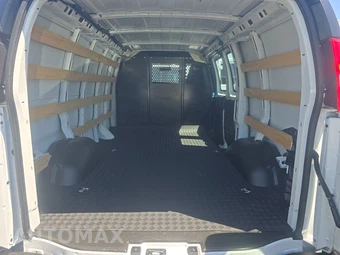 2025 GMC Savana 2500 Cargo Van 1WT 135.0" WB - miniatura 16