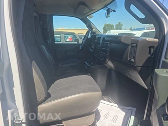 2025 GMC Savana 2500 Cargo Van 1WT 135.0" WB - miniatura 8