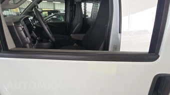 2025 GMC Savana 2500 Cargo Van 1WT 135.0" WB - miniatura 30
