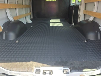 2025 GMC Savana 2500 Cargo Van 1WT 135.0" WB - miniatura 16