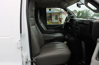 2025 GMC Savana 2500 Cargo Van 1WT 155.0" WB - miniatura 26