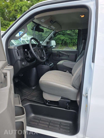 2025 GMC Savana 3500 Passenger Van LT 1LT 155.1" WB - miniatura 6