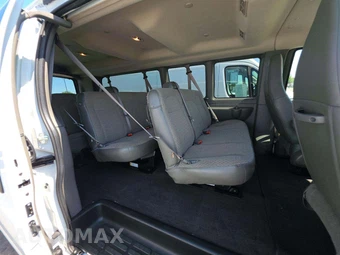 2025 GMC Savana 3500 Passenger Van LT 1LT 155.1" WB - miniatura 16