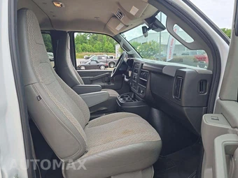 2025 GMC Savana 3500 Passenger Van LT 1LT 155.1" WB - miniatura 16