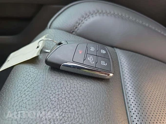 2025 GMC Sierra 1500 Denali Crew Cab Short Bed 5SA - miniatura 8