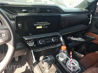 2025 GMC Sierra 1500 Denali Ultimate Crew Cab Short Bed 5SB - miniatura 11