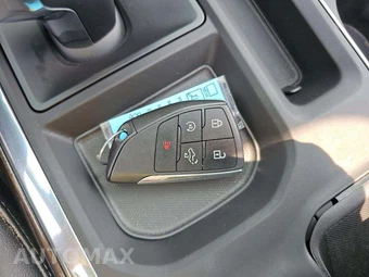 2025 GMC Sierra 1500 Elevation Crew Cab Short Bed 3SB - miniatura 8