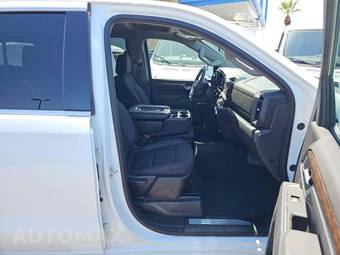 2025 GMC Sierra 1500 SLE Crew Cab Short Bed 3SA - miniatura 18