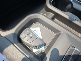 2025 GMC Sierra 2500HD AT4 Crew Cab Medium Bed 4SB - miniatura 5