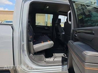 2025 GMC Sierra 2500HD AT4 Crew Cab Medium Bed 4SB - miniatura 13