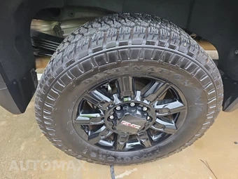 2025 GMC Sierra 2500HD AT4 Crew Cab Medium Bed 4SB - miniatura 10