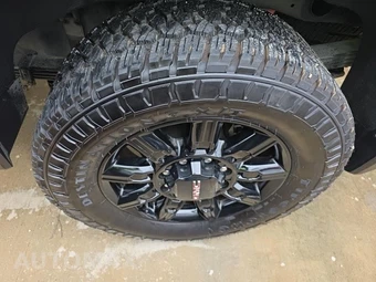 2025 GMC Sierra 2500HD AT4 Crew Cab Medium Bed 4SB - miniatura 11