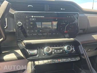 2025 GMC Sierra 2500HD AT4 Crew Cab Medium Bed 4SB - miniatura 10