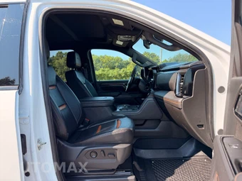 2025 GMC Sierra 2500HD AT4 Crew Cab Medium Bed 4SB - miniatura 14