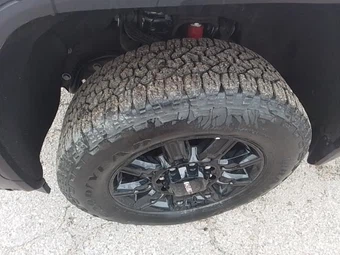 2025 GMC Sierra 2500HD AT4 Crew Cab Medium Bed 4SB - miniatura 9