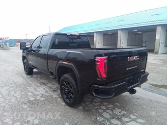2025 GMC Sierra 2500HD AT4 Crew Cab Medium Bed 4SB - miniatura 3