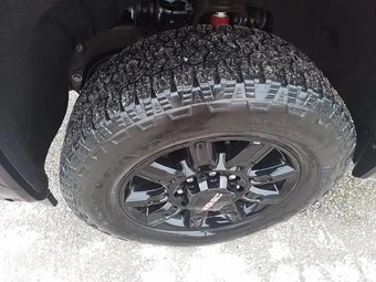 2025 GMC Sierra 2500HD AT4 Crew Cab Medium Bed 4SB - miniatura 9