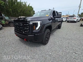 2025 GMC Sierra 2500HD AT4 Crew Cab Medium Bed 4SB
