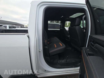 2025 GMC Sierra 2500HD AT4 Crew Cab Medium Bed 4SB - miniatura 16