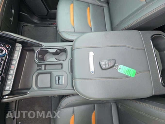 2025 GMC Sierra 2500HD AT4 Crew Cab Medium Bed 4SB - miniatura 8