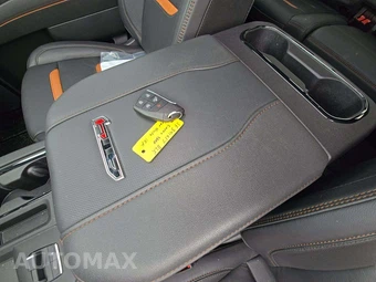 2025 GMC Sierra 2500HD AT4 Crew Cab Medium Bed 4SB - miniatura 8