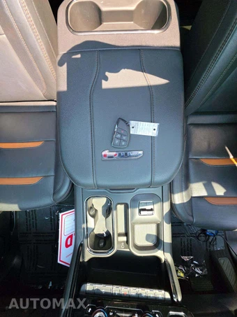 2025 GMC Sierra 2500HD AT4 Crew Cab Medium Bed 4SB - miniatura 8